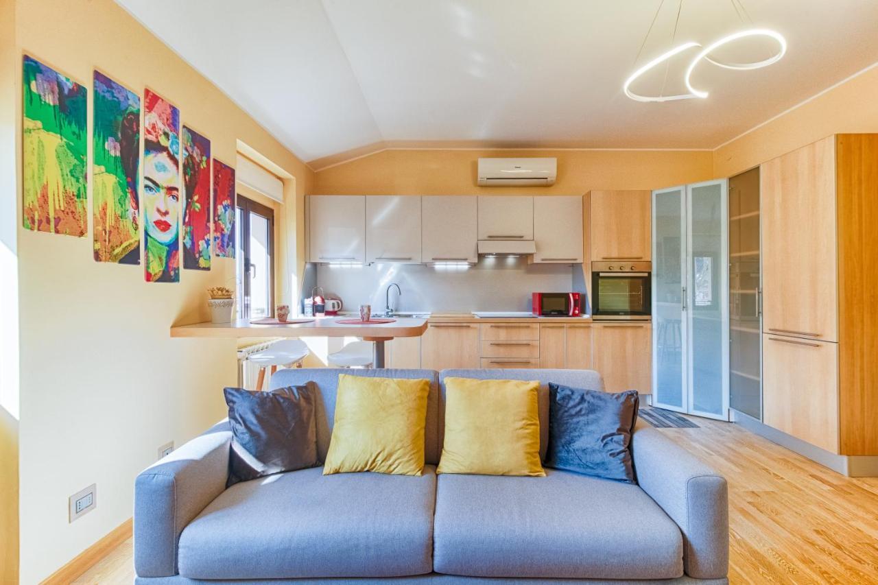 Frida Apartment Nuovo Luminoso Con Vista Aperta Trieste Dış mekan fotoğraf