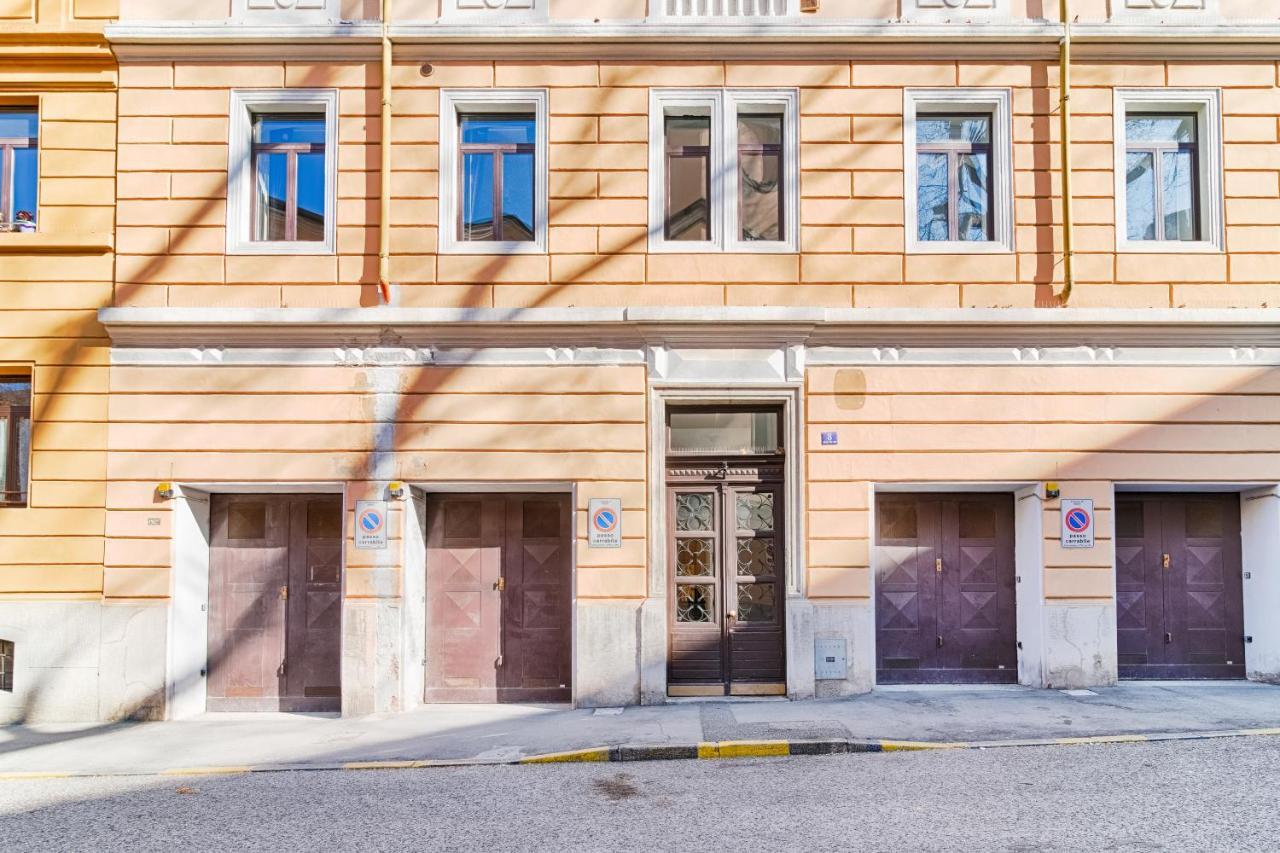 Frida Apartment Nuovo Luminoso Con Vista Aperta Trieste Dış mekan fotoğraf